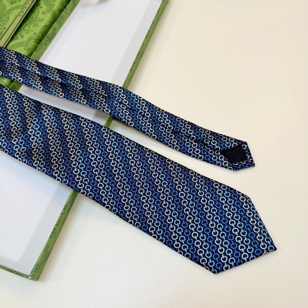 Gucci Style Men's Chain Stripe Jacquard Silk Tie