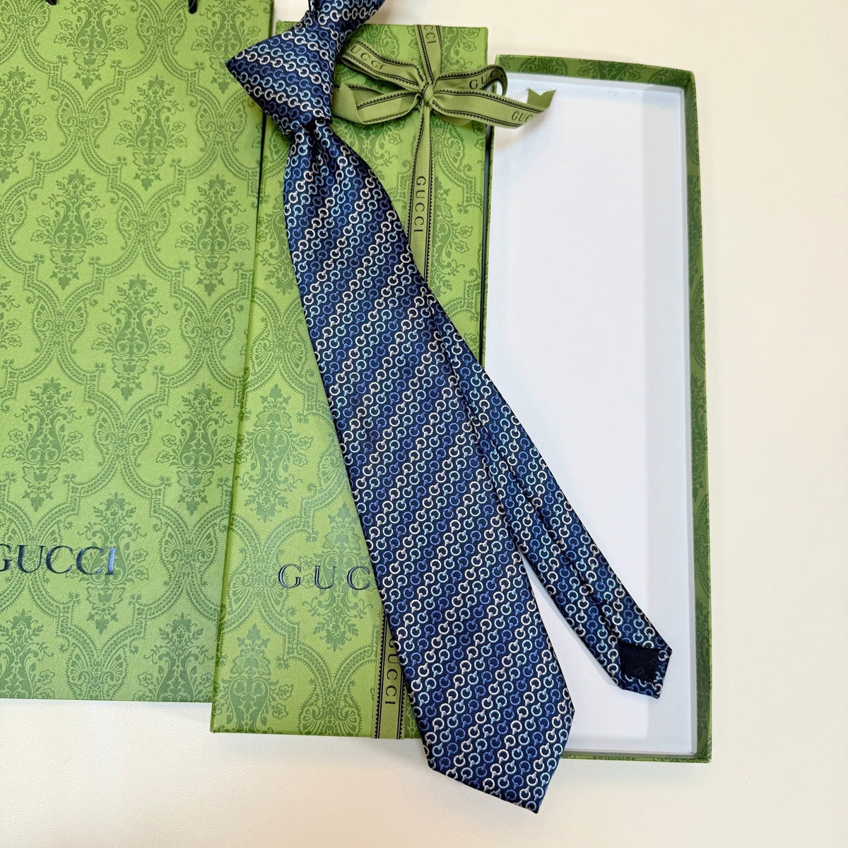 Gucci Style Men's Chain Stripe Jacquard Silk Tie