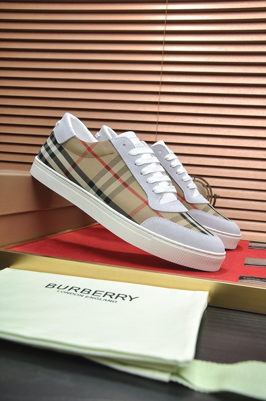 Burberry White and Beige Plaid Low-Top Sneakers