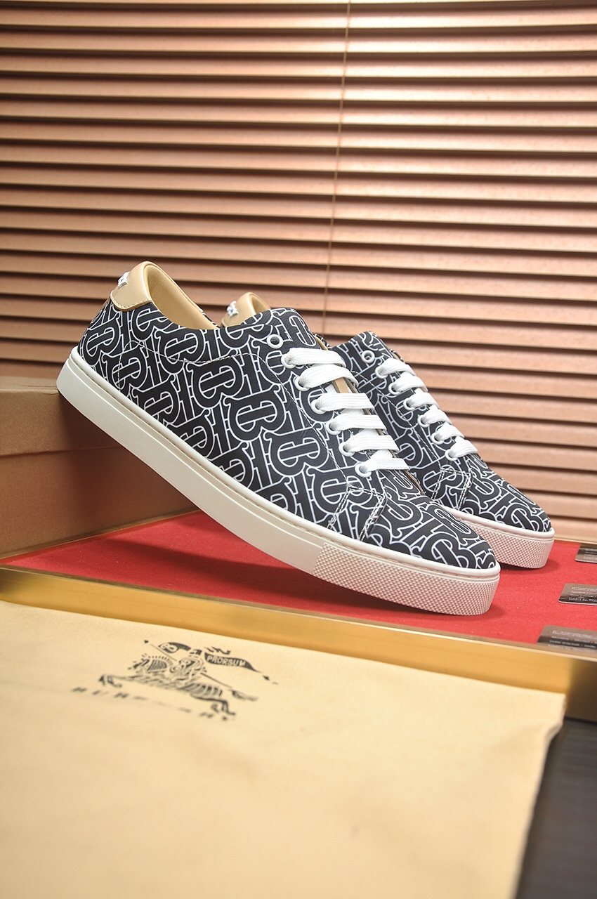 Burberry Black & Gray Patterned Low-Top Sneakers