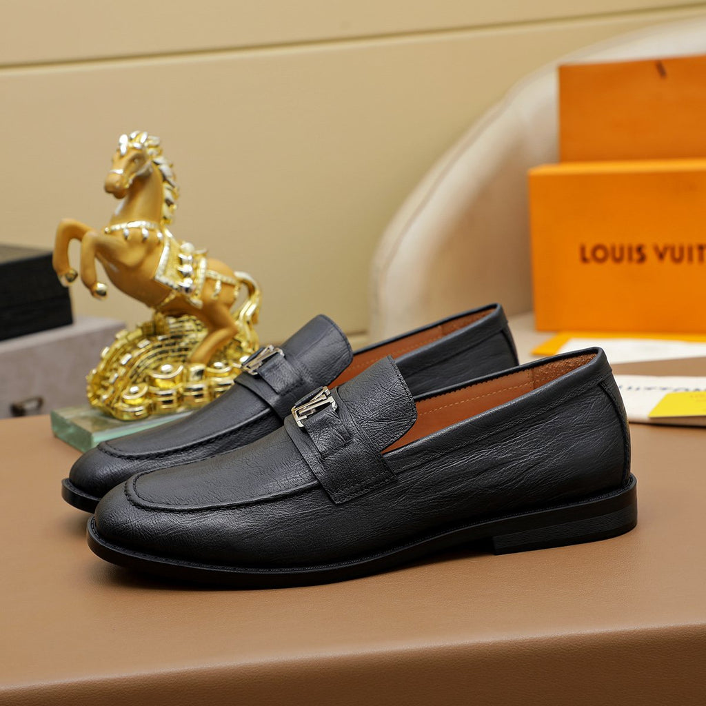 Louis Vuitton Men's Black Textured Hardware Loafers