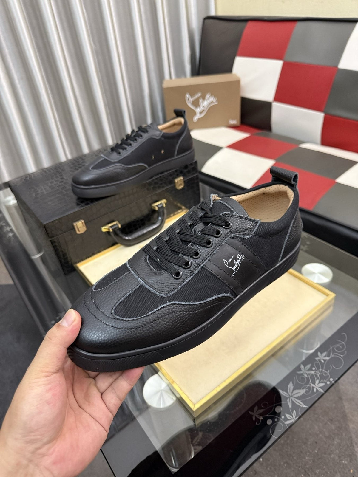 Christian Louboutin Script-Accent Low-Top Sneakers