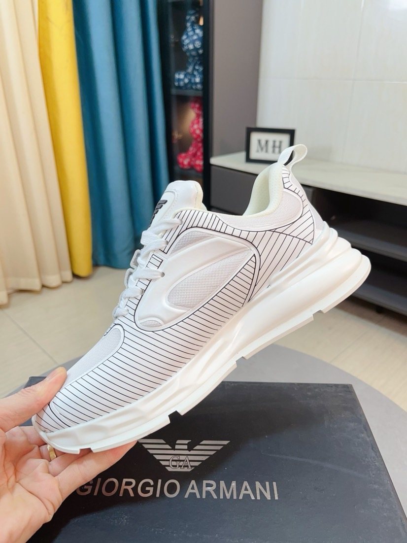 Giorgio Armani Textured Low-Top Sneakers